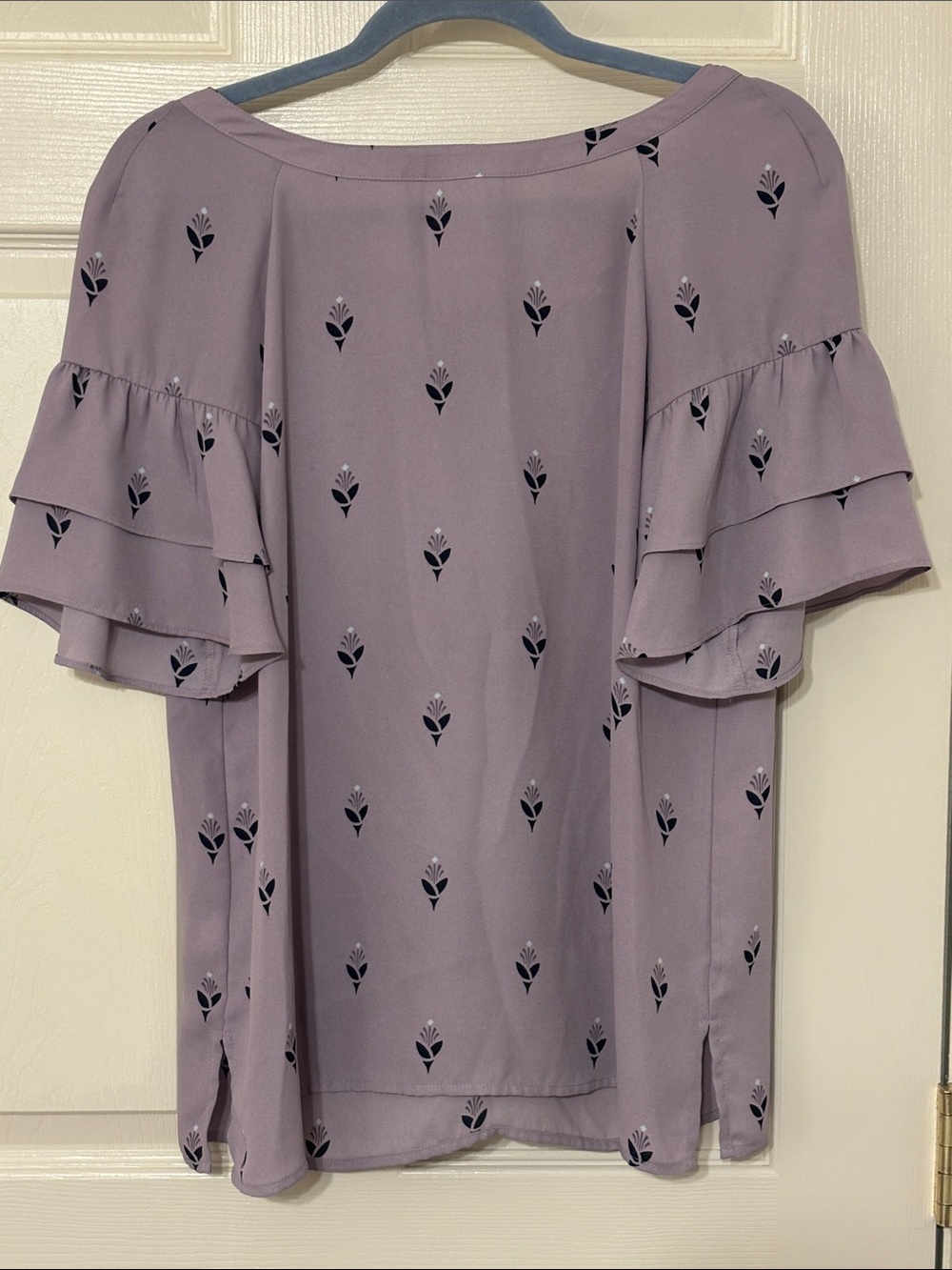 LOFT outlet Lavender Floral Tiered Ruffle Sleeve Tie on Back Blouse M